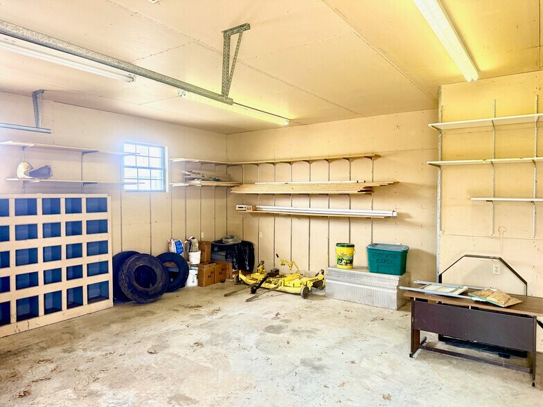 806 Progress dr, Farmington, MO for lease - Building Photo - Image 3 of 5