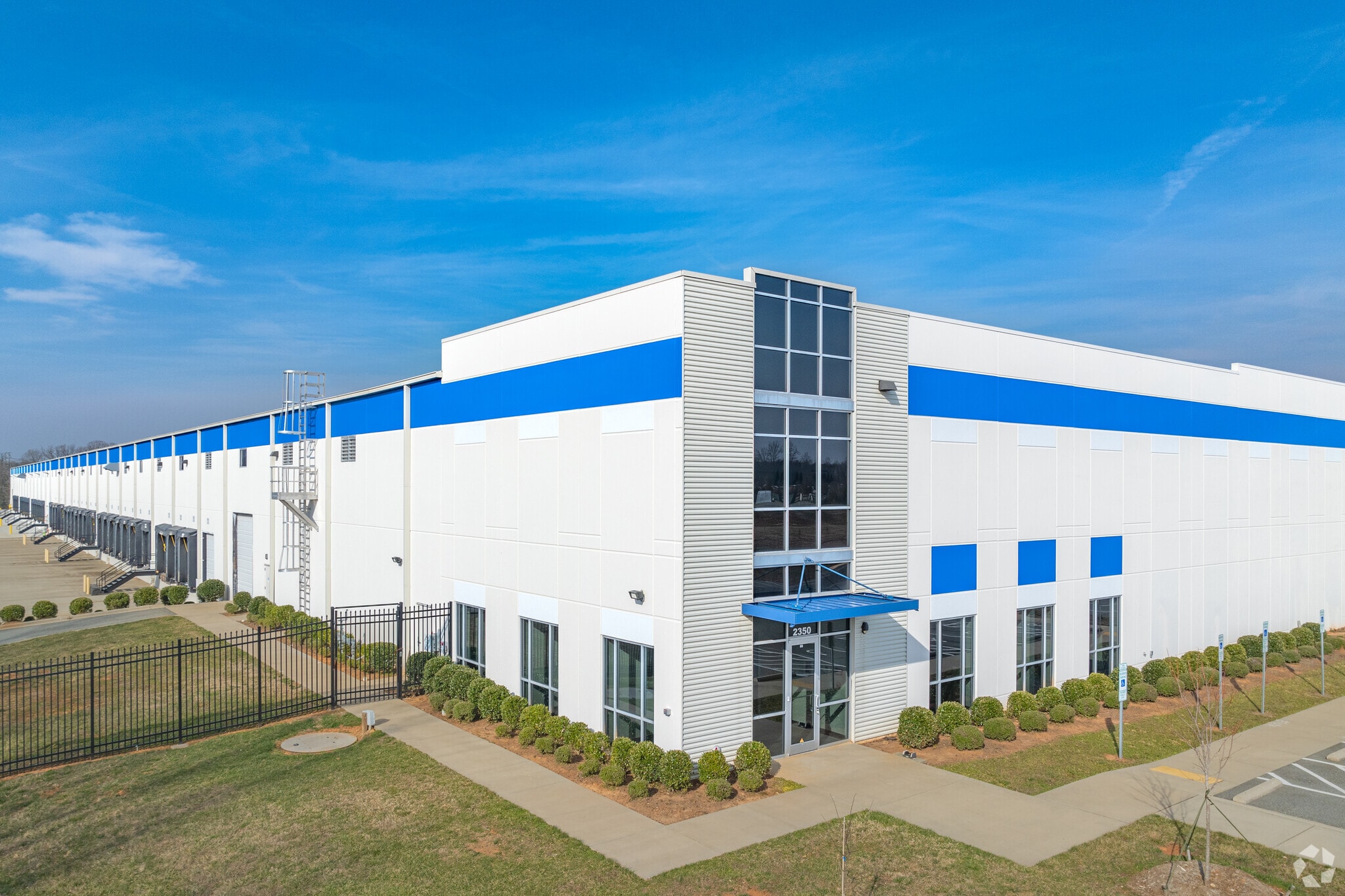 2350 Park Center Dr, Mebane, NC à louer Photo du bâtiment- Image 1 de 22