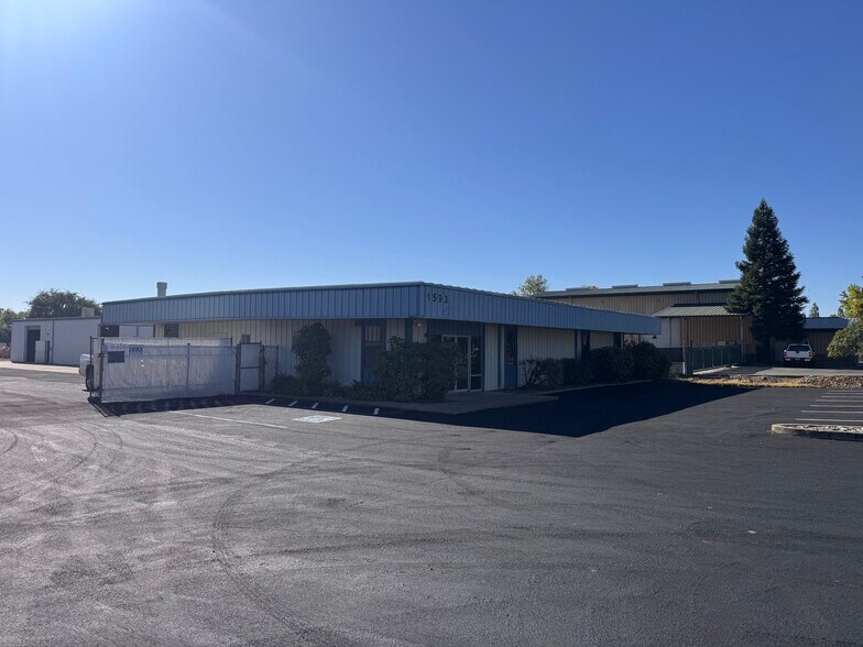 1593 Beltline Rd, Redding, CA à louer - Photo du bâtiment - Image 2 de 9