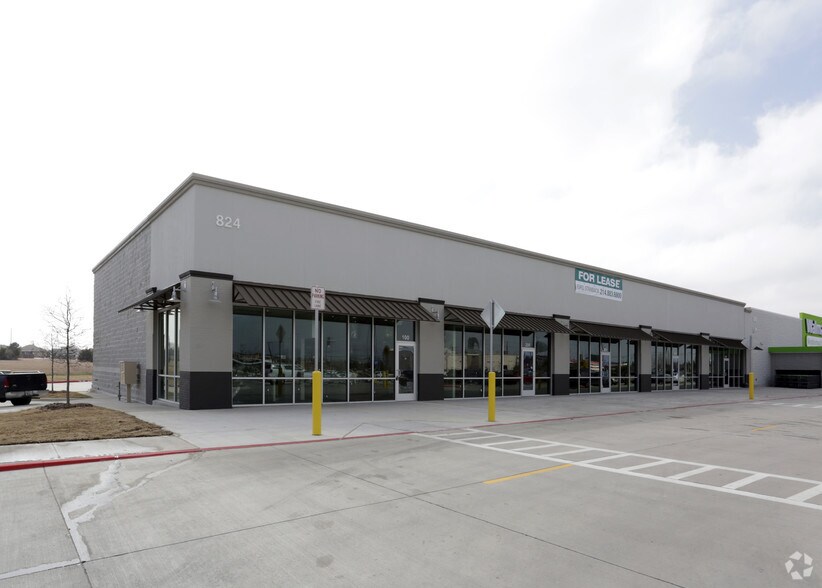 820-824 E Belt Line Rd, Cedar Hill, TX à louer - Photo principale - Image 1 de 9
