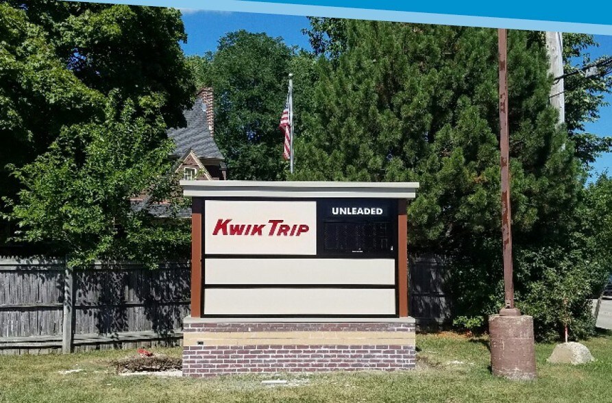 4900 Spring St, Racine, WI à louer - Photo du bâtiment - Image 2 de 5