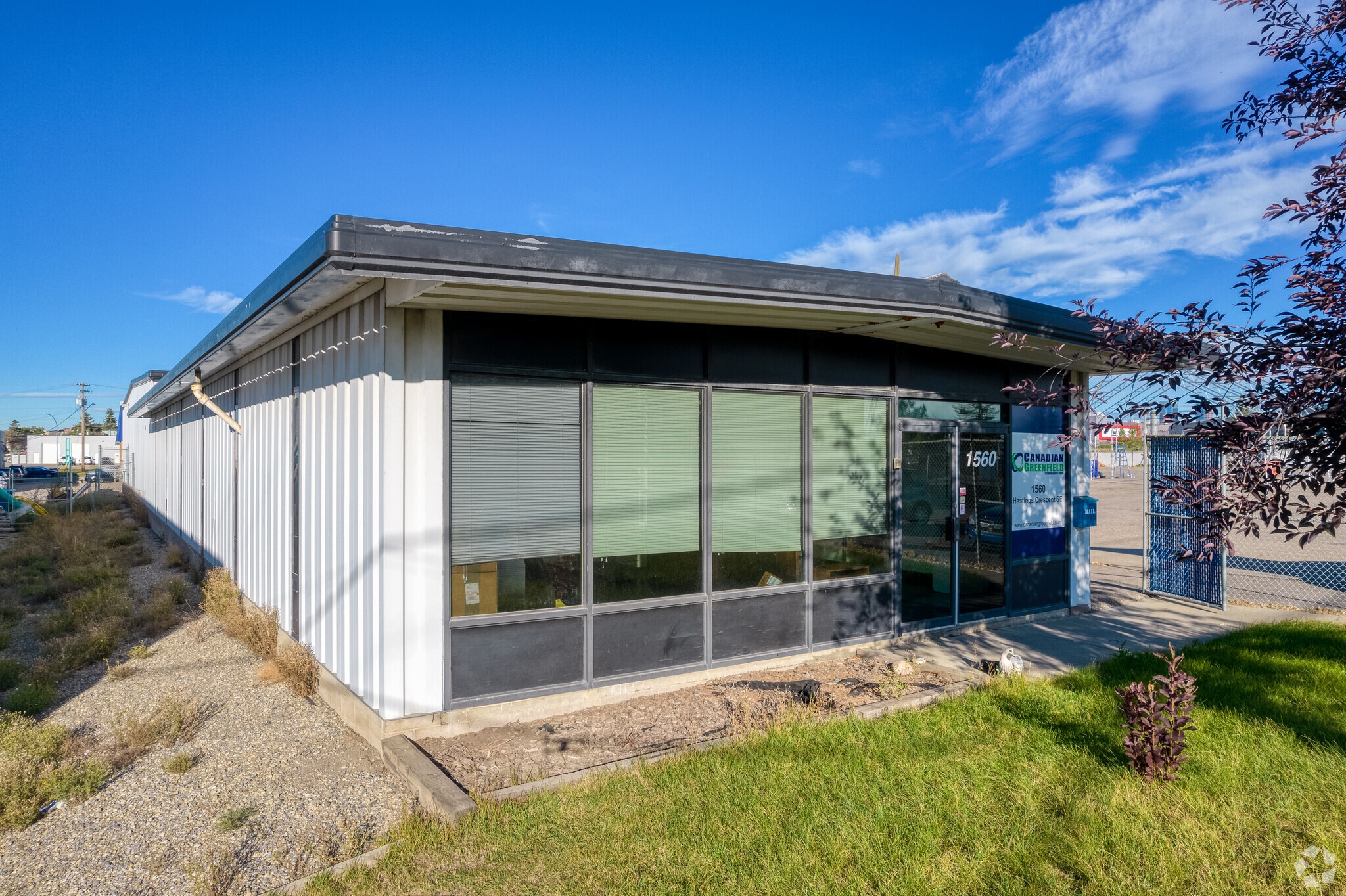 1560 Hastings Cres SE, Calgary, AB for sale Primary Photo- Image 1 of 1