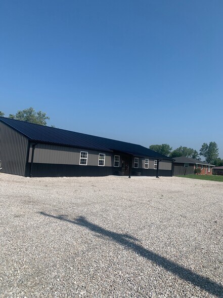 1530 W Locust St, North Vernon, IN for sale - Primary Photo - Image 1 of 2