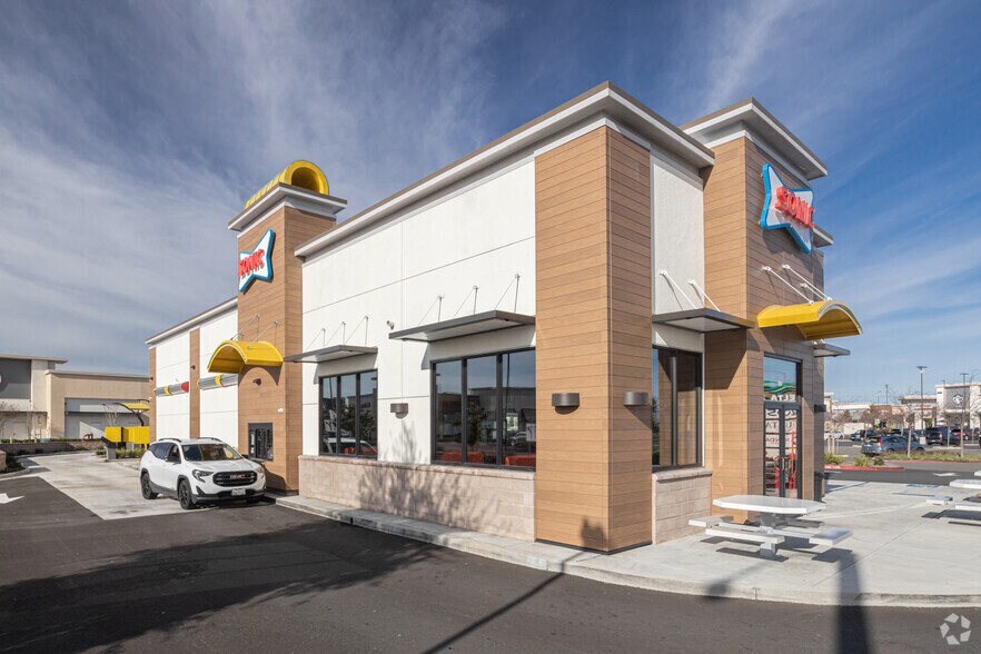 Interstate 5 & Beach Lake Rd, Sacramento, CA à louer - Photo du bâtiment - Image 2 de 20