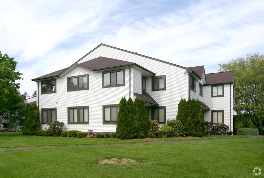 2 Forest Park Dr, Farmington, CT for lease - Building Photo - Image 2 of 14