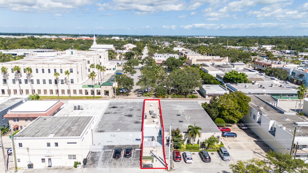 1453 20th St, Vero Beach, FL à louer - Photo du bâtiment - Image 3 de 29
