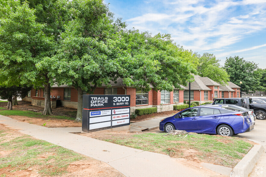 3000 S Berry Rd, Norman, OK for lease - Building Photo - Image 1 of 20