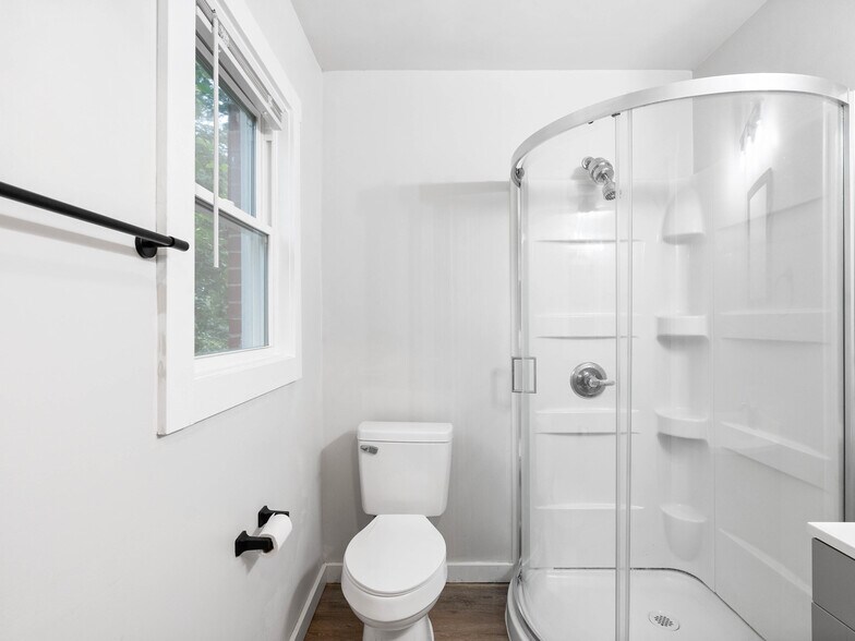 671 E Court St, Marion, NC à vendre - Photo du bâtiment - Image 3 de 28