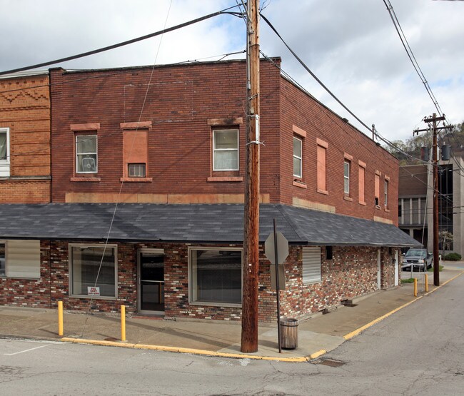 More details for 200 3rd Ave, Montgomery, WV - Retail for Sale