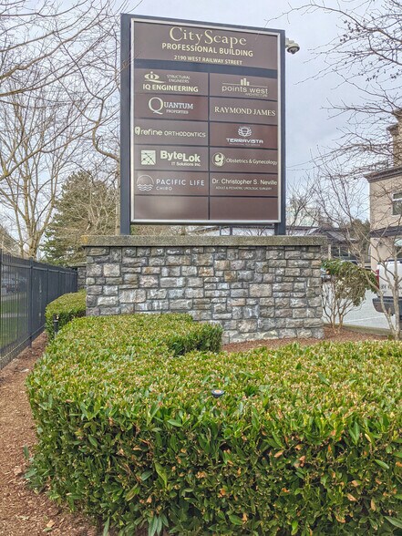 2200 West Railway St, Abbotsford, BC à louer - Photo du bâtiment - Image 2 de 10