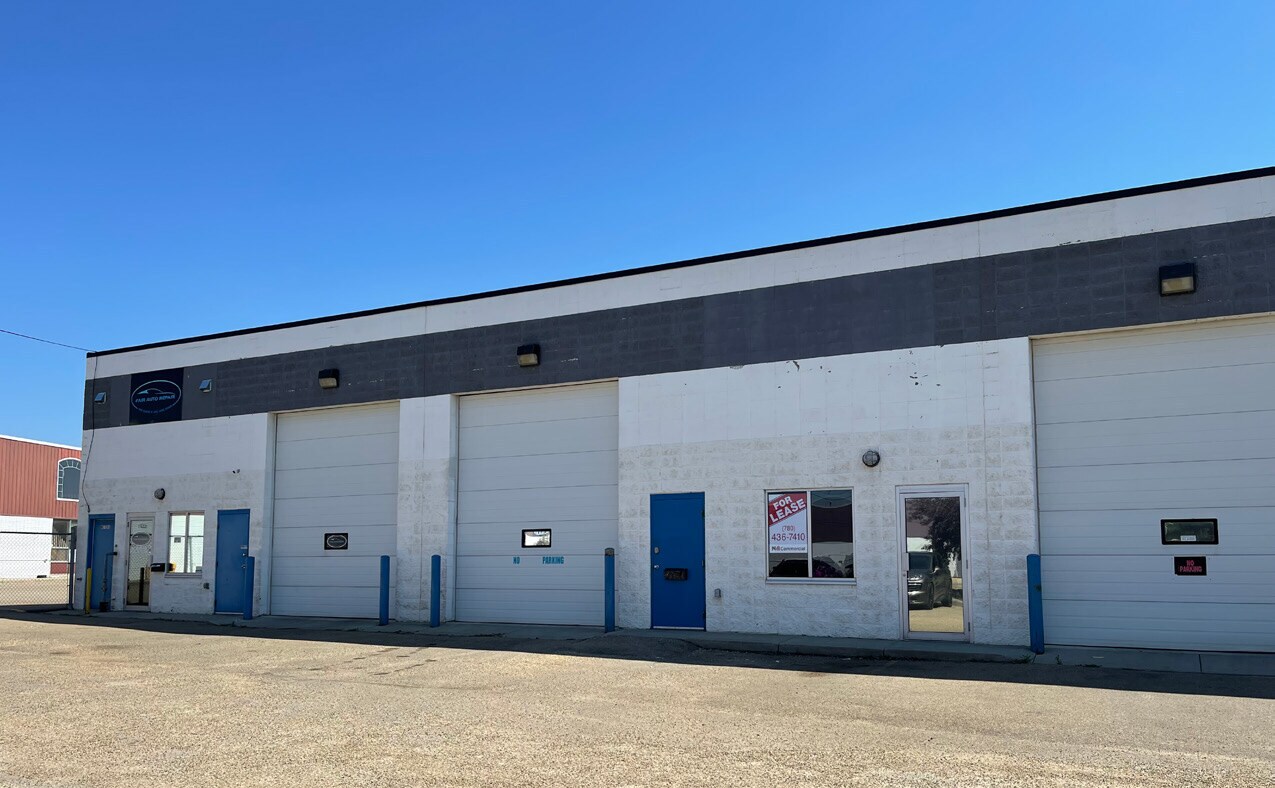 11625-11633 145 St NW, Edmonton, AB à louer Photo principale- Image 1 de 5