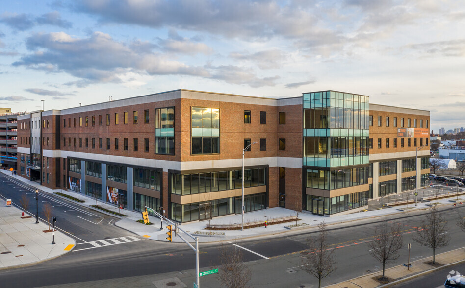 200 Exchange St, Malden, MA à louer - Photo du bâtiment - Image 1 de 16