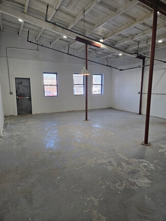 Plus de détails pour 150 Lynhurst Ave, Staten Island, NY - Commerce de détail à louer