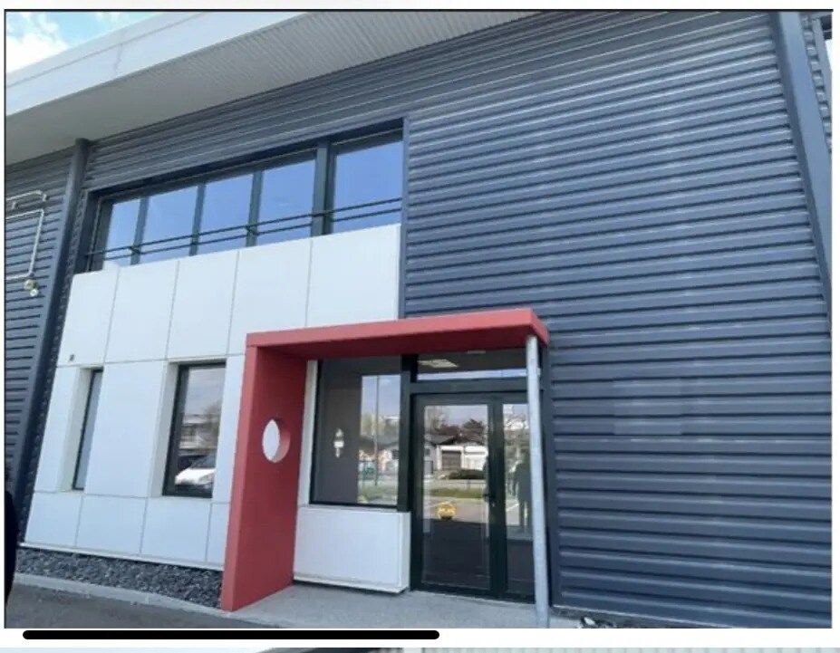 Flex in Saint-Quentin-Fallavier for lease Building Photo- Image 1 of 11