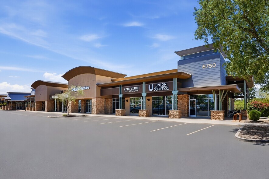 6750 W Thunderbird Rd, Peoria, AZ à louer - Photo du bâtiment - Image 2 de 9