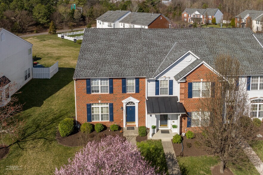 1311 Village Views Dr, Glen Allen, VA à vendre - Photo du bâtiment - Image 2 de 72