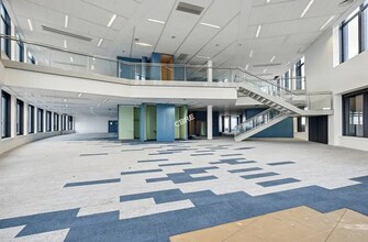 10 Place De Belgique, La Garenne-Colombes for lease Interior Photo- Image 2 of 13