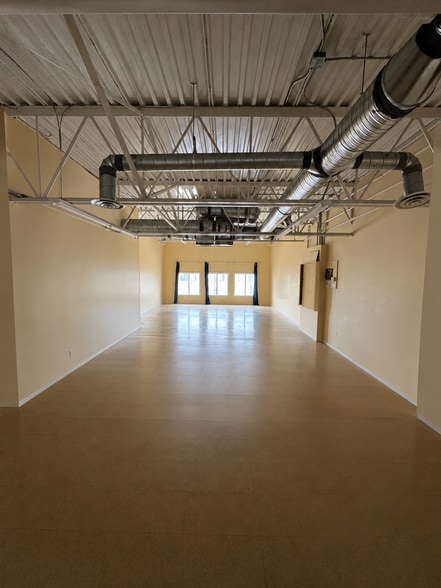 2431 Ellwood Dr SW, Edmonton, AB for lease - Building Photo - Image 3 of 5