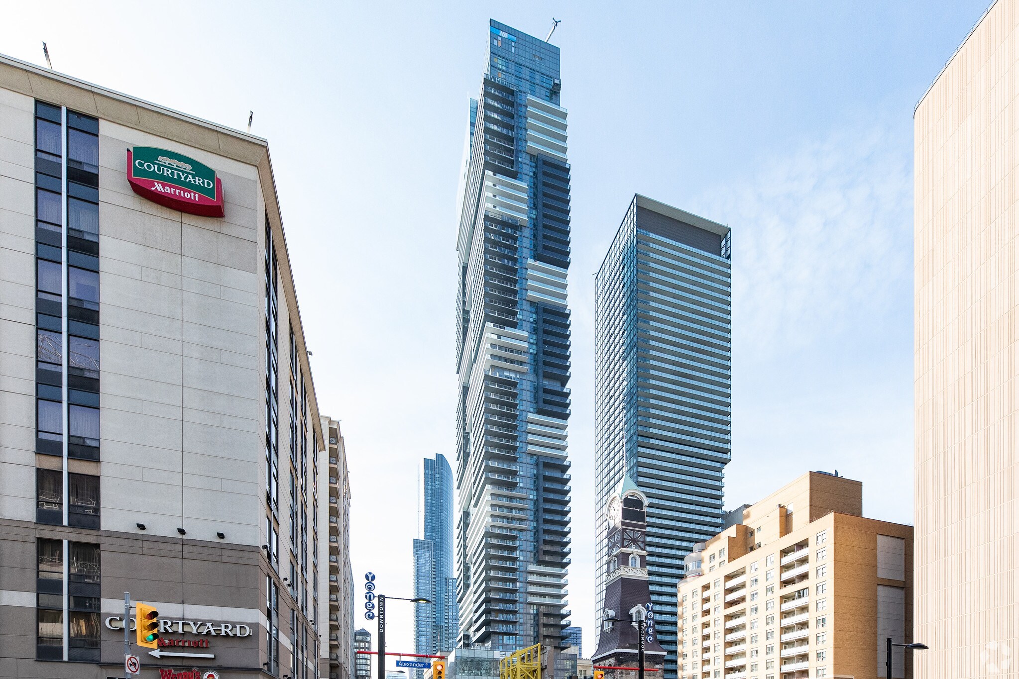 454-458 Yonge St, Toronto, ON for sale Primary Photo- Image 1 of 1