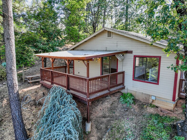 15386 Little Valley Rd, Grass Valley, CA à vendre - Photo du bâtiment - Image 1 de 49