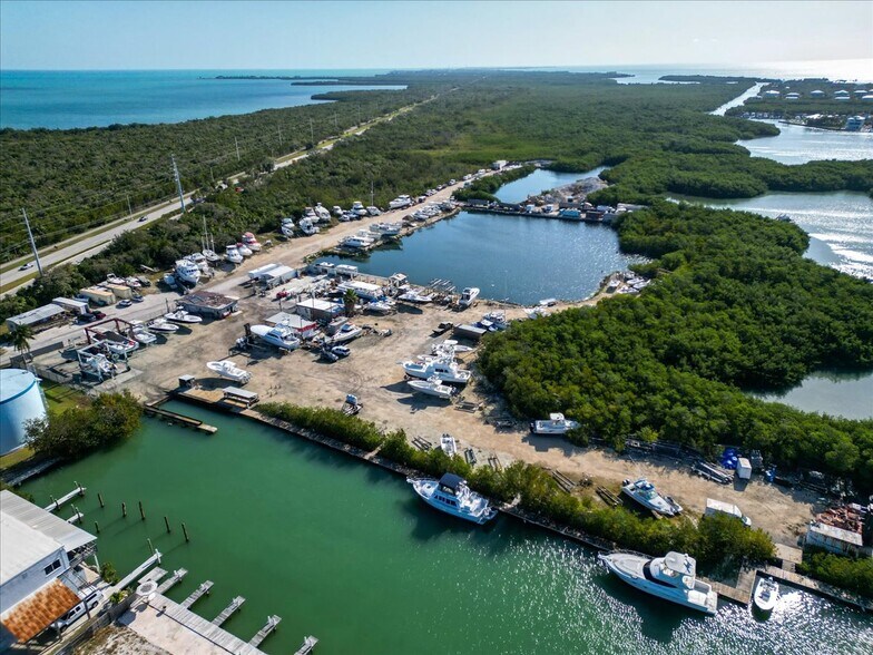 13900 Overseas Hwy, Marathon, FL à vendre - Photo du bâtiment - Image 3 de 6