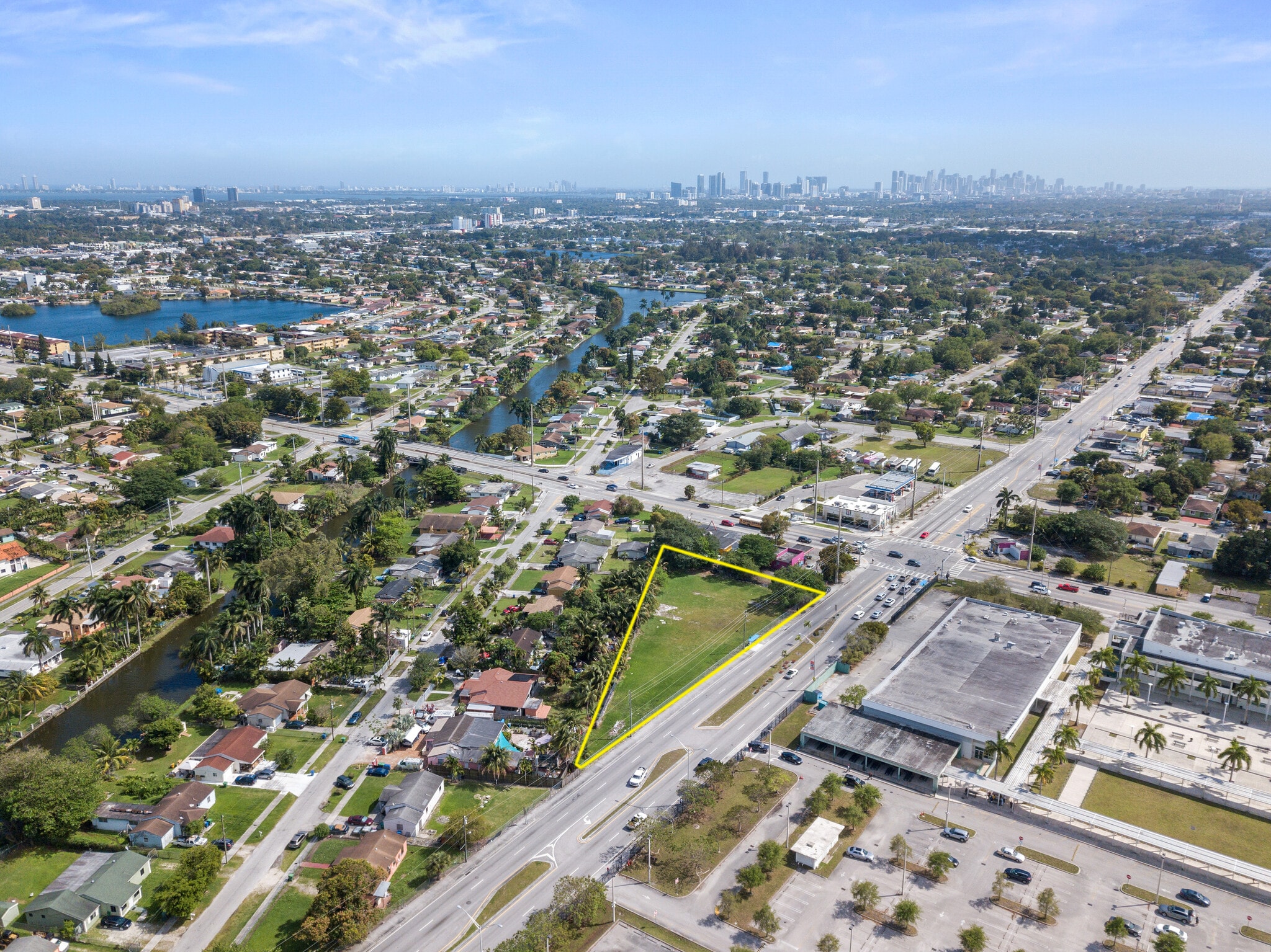 9521 NW 17th Ave, Miami, FL for sale Primary Photo- Image 1 of 13