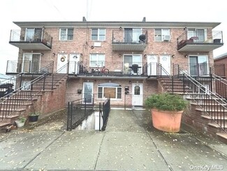 Plus de détails pour 19906 47th Ave, Flushing, NY - Multi-résidentiel à vendre