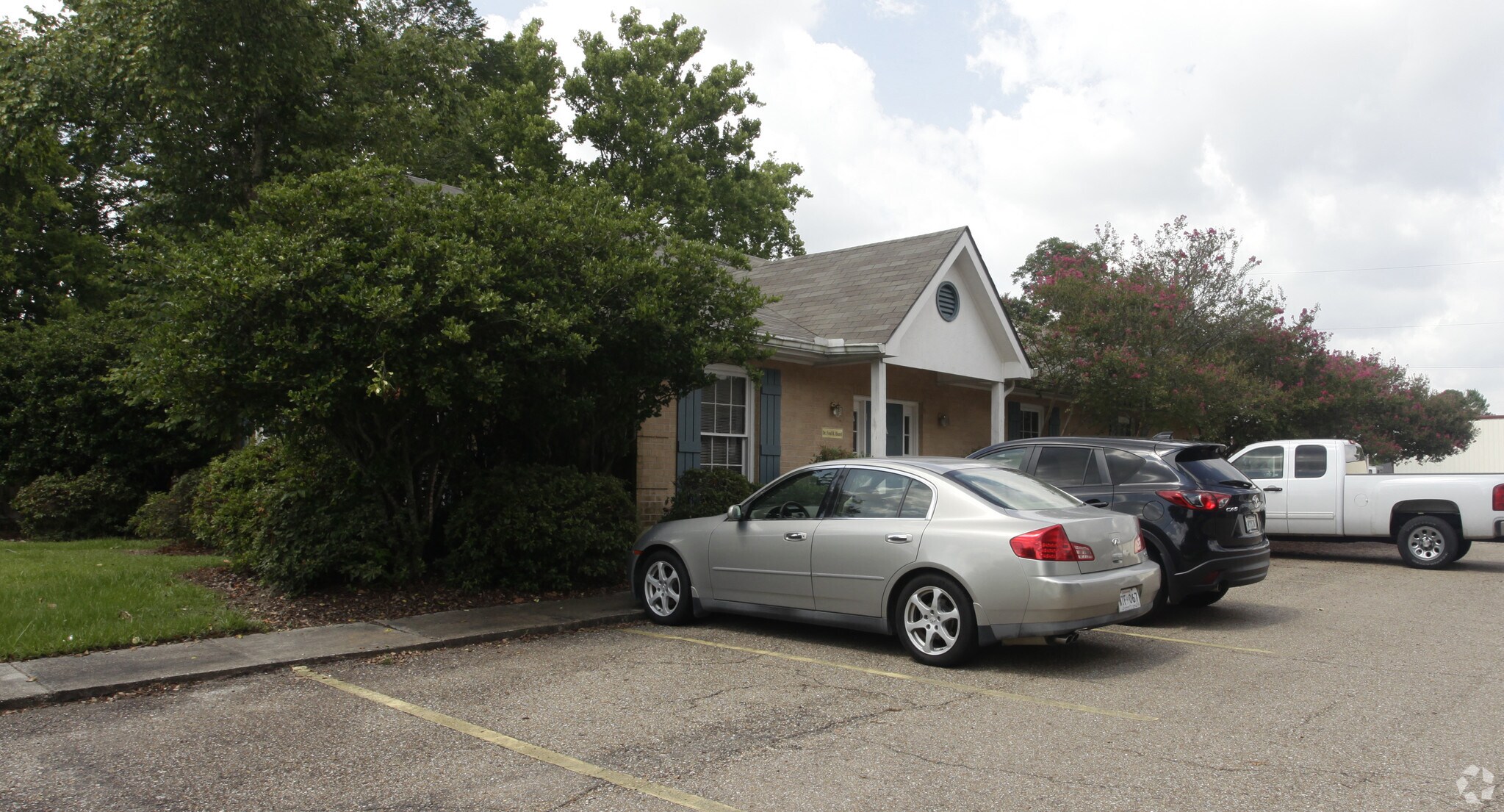 2352 Eastgate Dr, Baton Rouge, LA for lease Primary Photo- Image 1 of 3