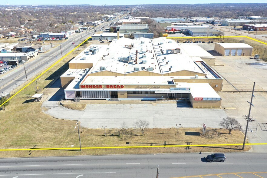 1111 S Sheridan Rd, Tulsa, OK à louer - Photo du bâtiment - Image 2 de 17