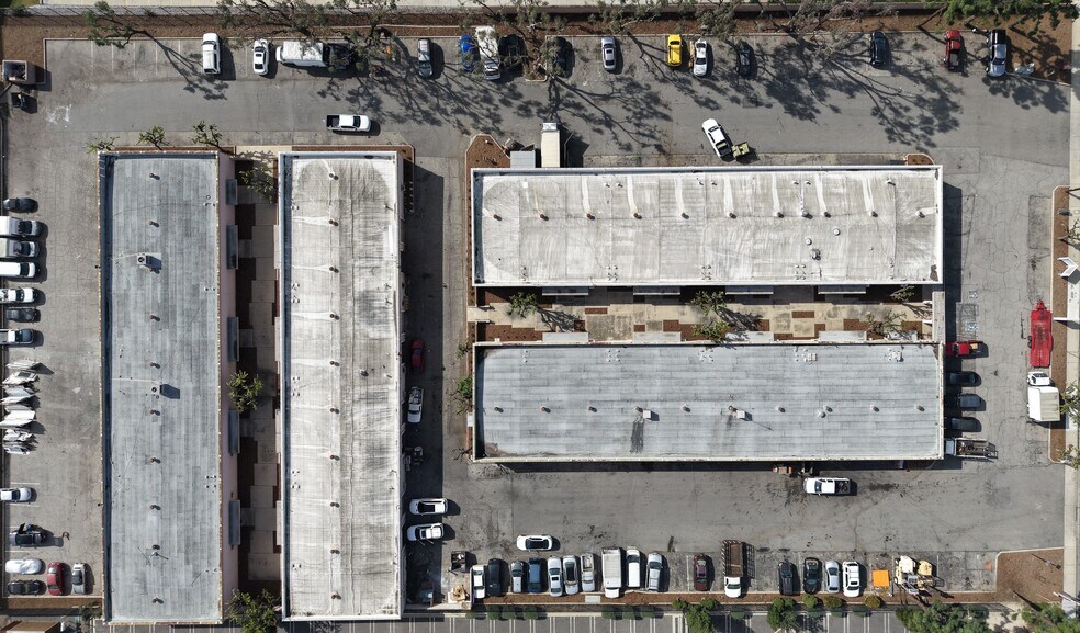 4601 Brooks St, Montclair, CA à louer - Photo du bâtiment - Image 3 de 7