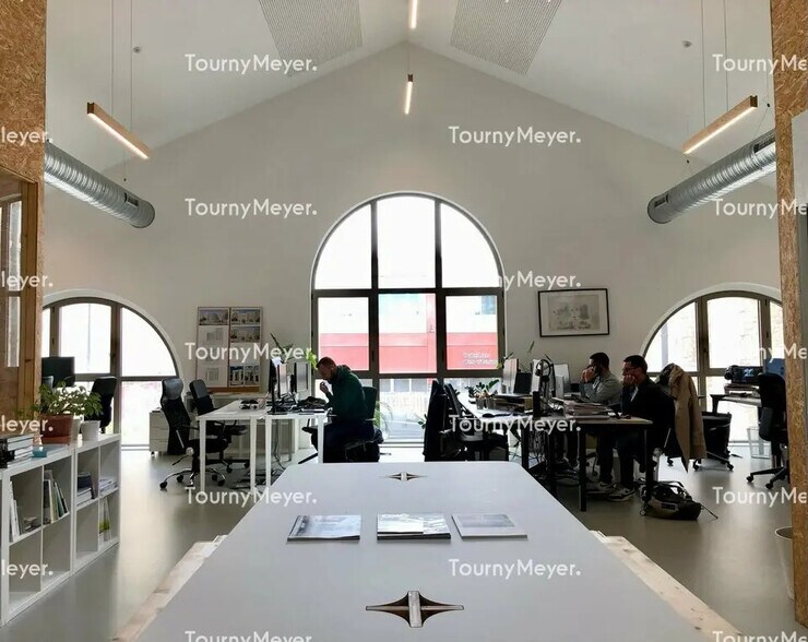 Office in Bordeaux for lease - Building Photo - Image 3 of 8