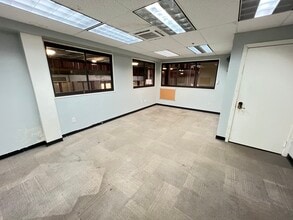 94-496 Ukee St, Waipahu, HI for lease Interior Photo- Image 2 of 4