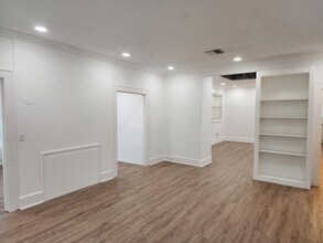 2820 1st Ave N, Saint Petersburg, FL for lease Interior Photo- Image 2 of 29