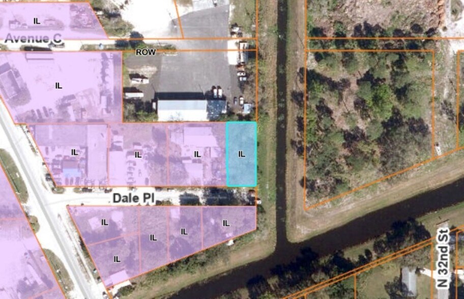 3400 Dale Pl, Fort Pierce, FL à vendre - Photo du bâtiment - Image 3 de 3