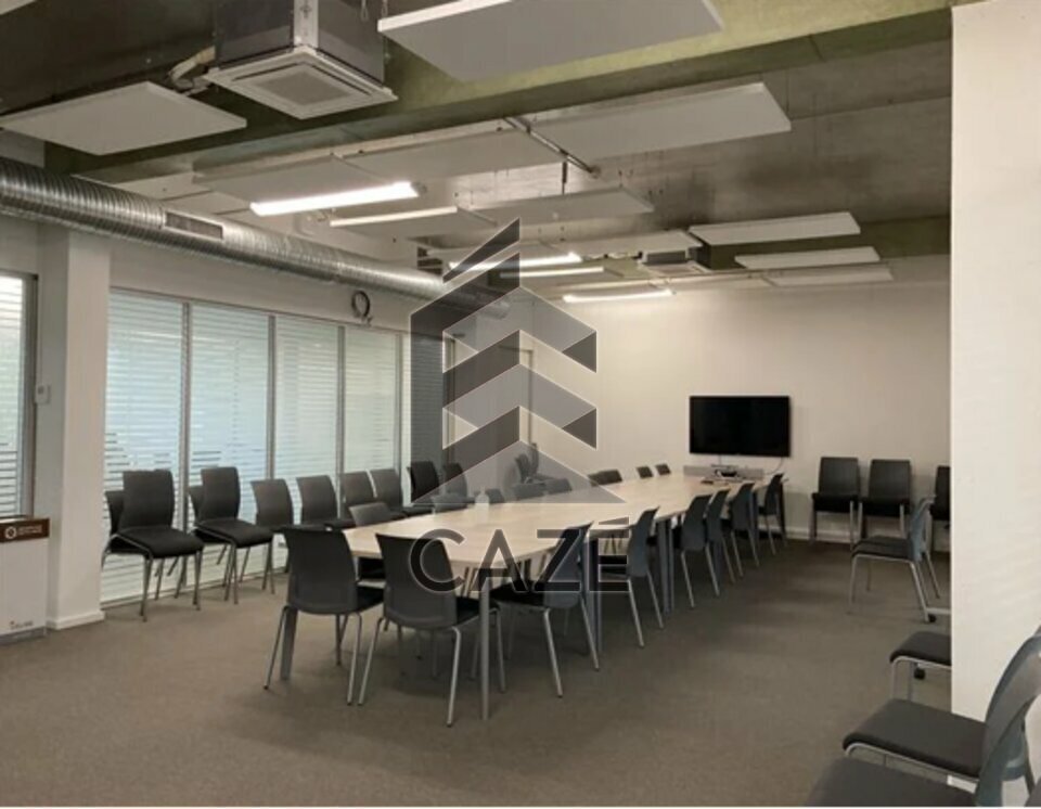 Office in Bordeaux for lease Interior Photo- Image 1 of 9