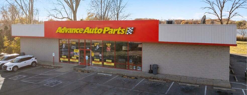 1215 N Detroit St, Warsaw, IN à vendre - Photo du bâtiment - Image 3 de 12