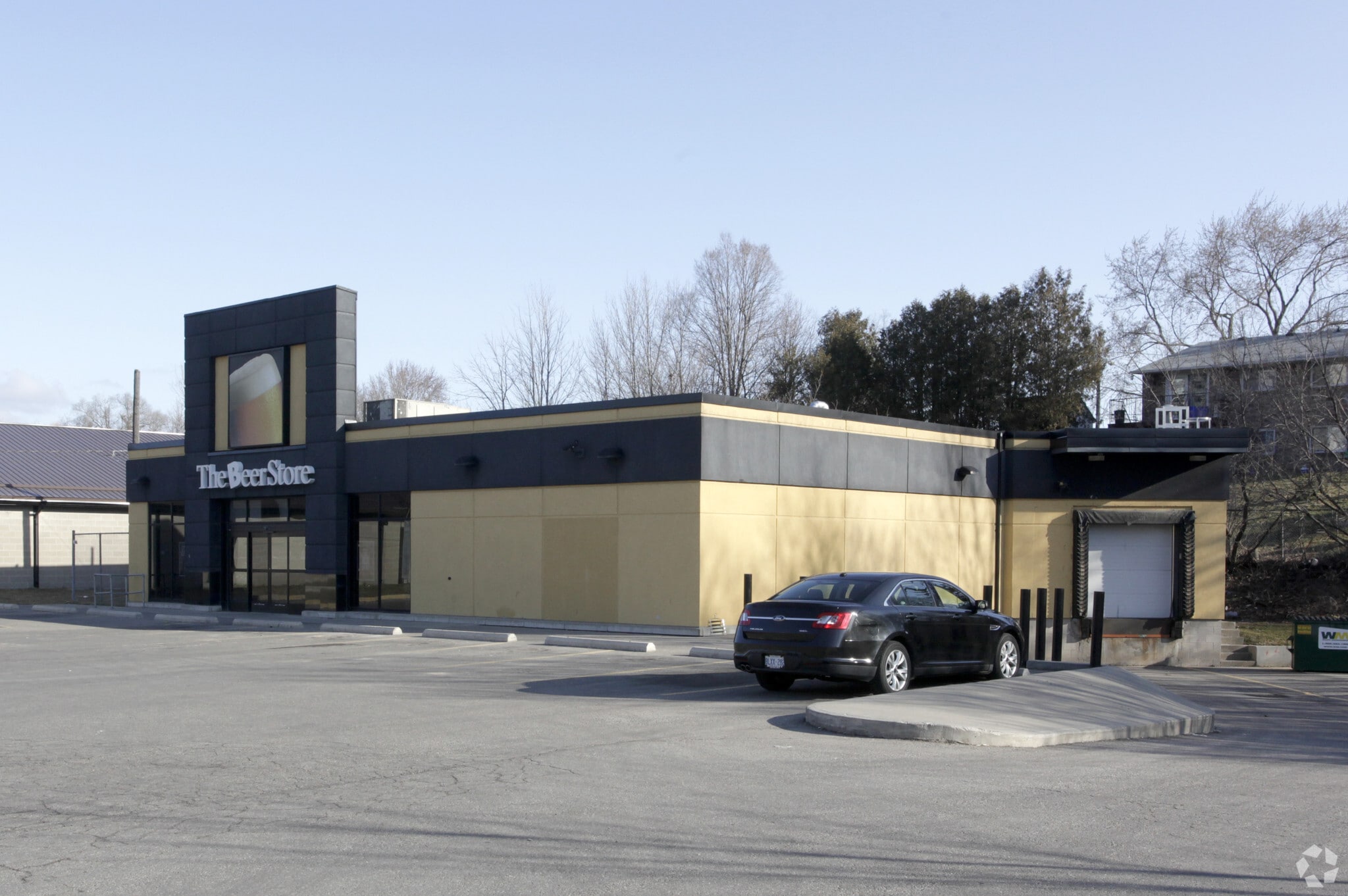 51 Millside Dr, Milton, ON for lease Primary Photo- Image 1 of 3