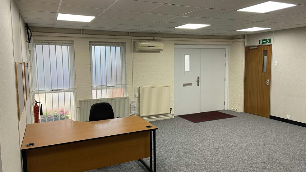 Collingwood Rd, Coventry à louer - Photo du bâtiment - Image 2 de 8