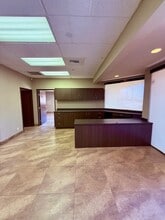 73929 Larrea St, Palm Desert, CA for lease Interior Photo- Image 2 of 11