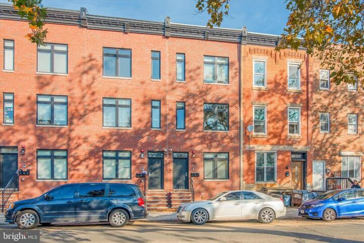2015-2019 N College Ave, Philadelphia, PA à vendre - Photo du bâtiment - Image 1 de 23