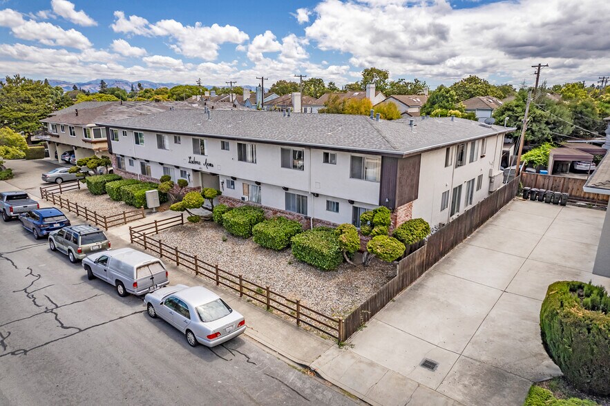 2388 Karen Dr, Santa Clara, CA à vendre - Photo du bâtiment - Image 3 de 41
