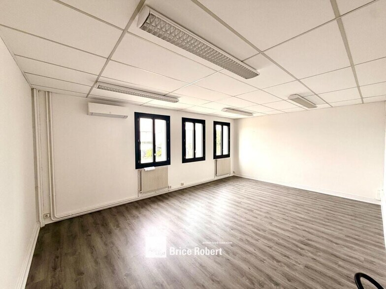 81 Avenue Du Progrès, Chassieu for lease - Interior Photo - Image 3 of 5