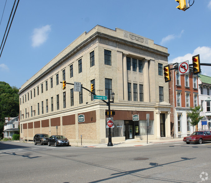 139 W Broad St, Tamaqua, PA à vendre - Photo principale - Image 1 de 1