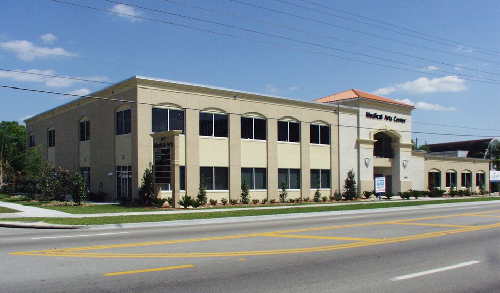 1417 Lakeland Hills Blvd, Lakeland, FL à louer - Photo du bâtiment - Image 2 de 10
