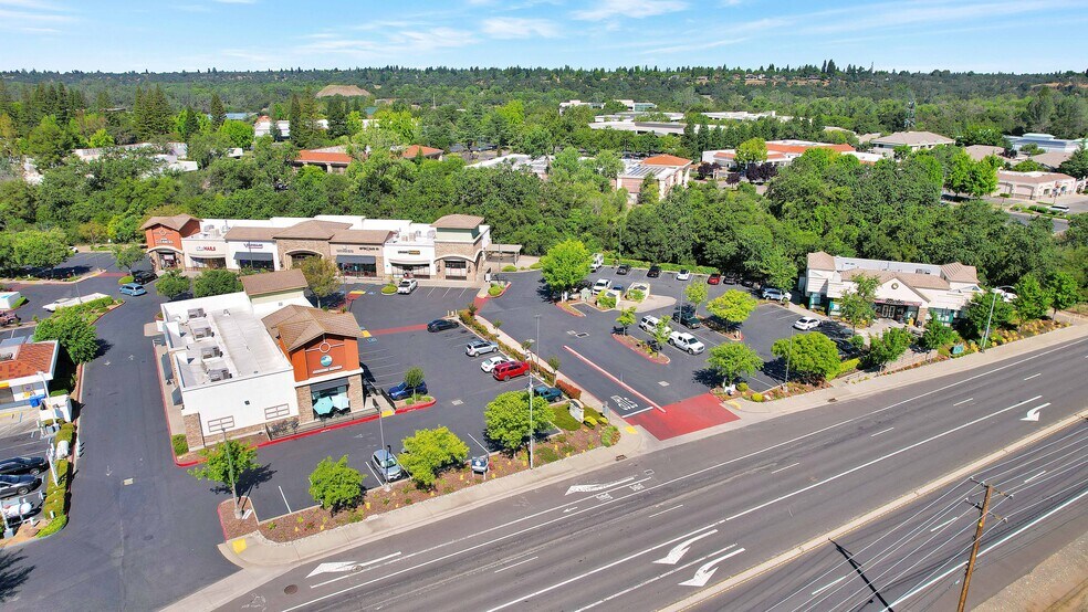 187 Blue Ravine Rd, Folsom, CA à louer - Photo du bâtiment - Image 2 de 11