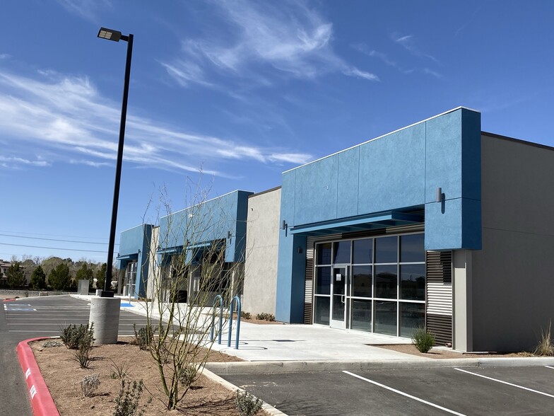 5044 Doniphan Dr, El Paso, TX for lease - Building Photo - Image 2 of 7