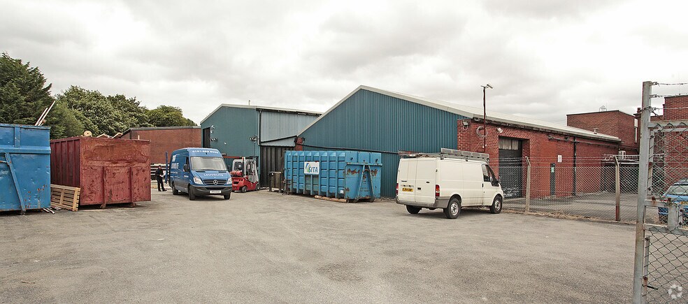 Battersea Rd, Stockport à vendre - Photo du bâtiment - Image 3 de 6