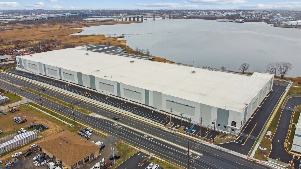 101 Main St, South Amboy, NJ à louer - Photo du bâtiment - Image 1 de 3
