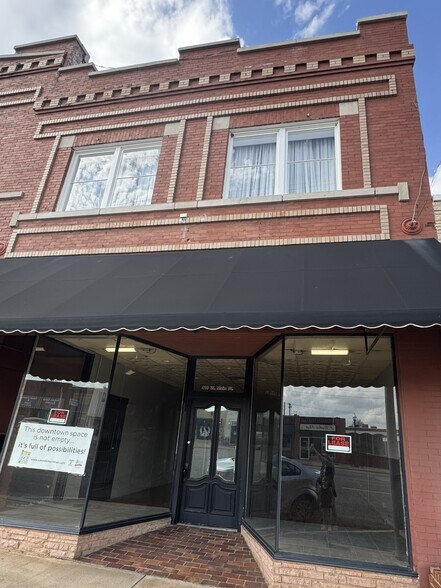 419 W Main St, Yukon, OK à vendre - Photo du bâtiment - Image 2 de 20