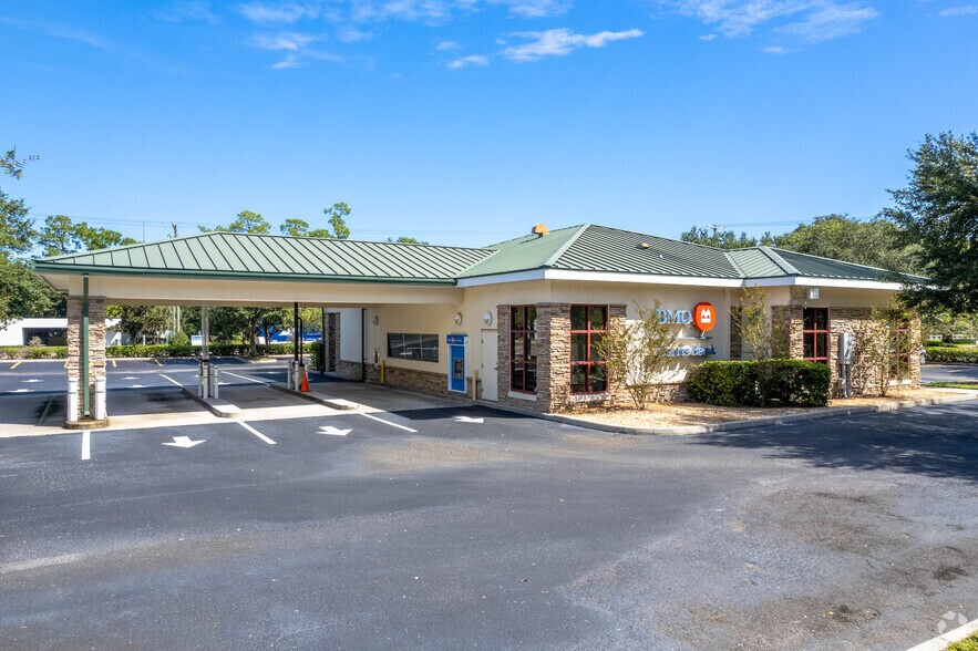 103 W Bloomingdale Ave, Brandon, FL à vendre - Photo principale - Image 1 de 21